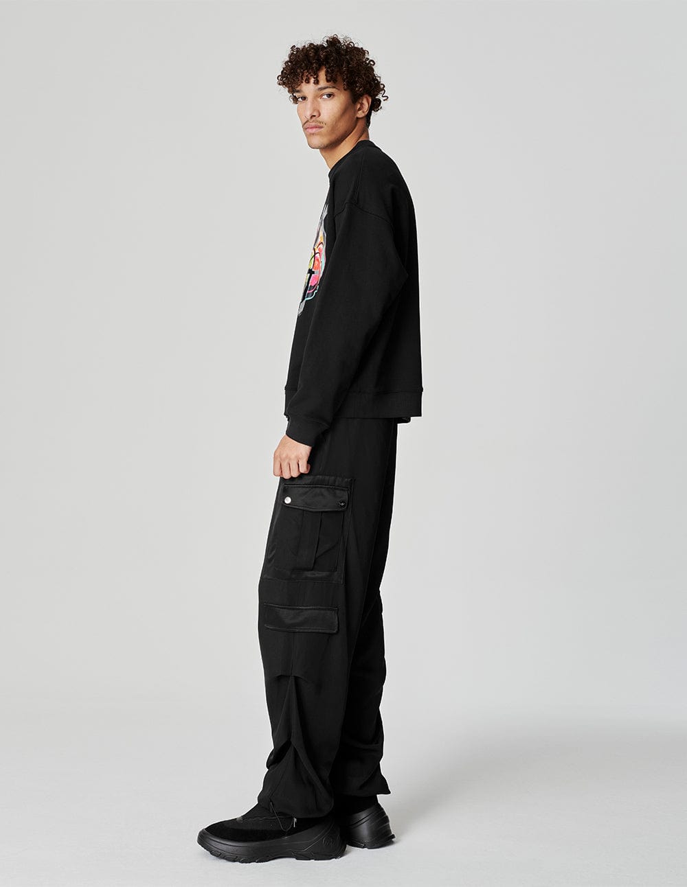 Unisex Loose Round Neck Colourful Shell Graffiti Sweatshirt