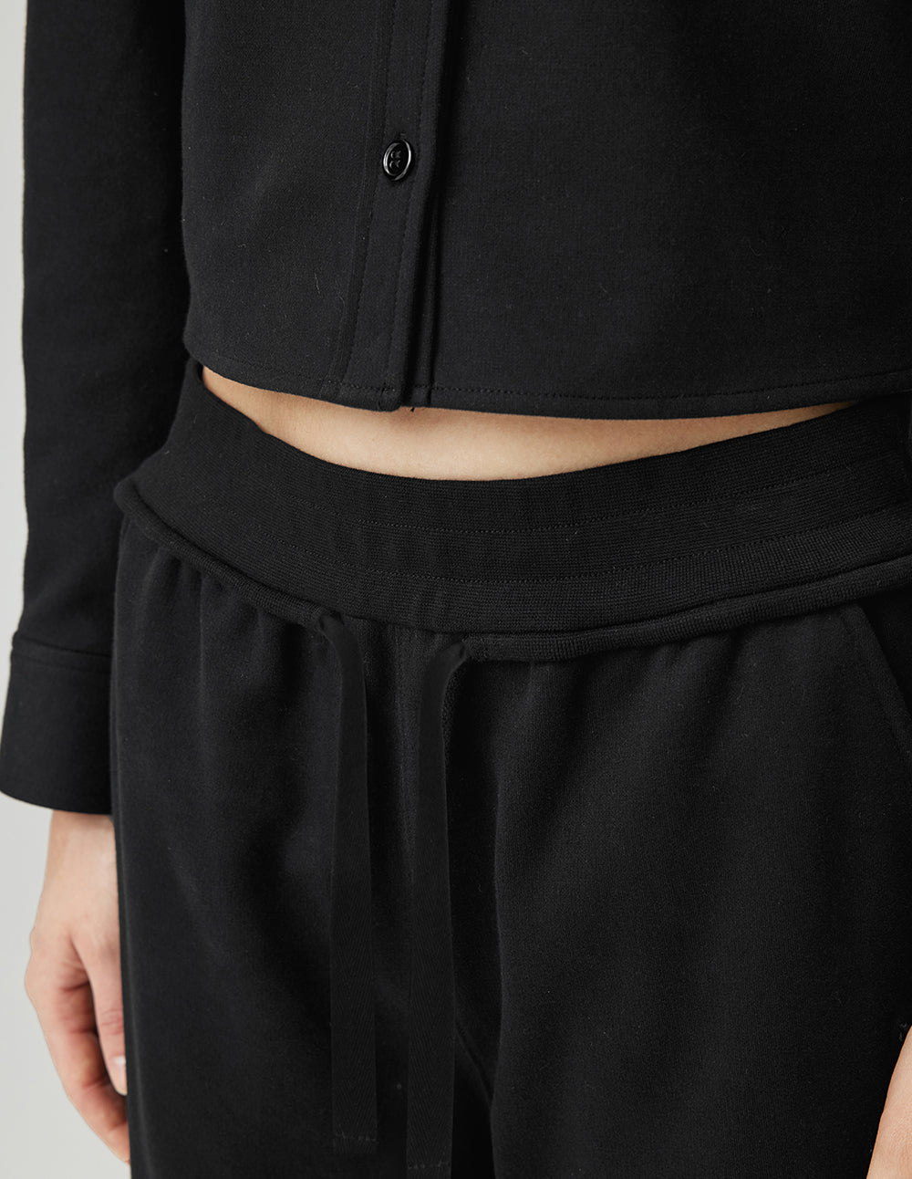 MF versatile collared high-waisted H-line cotton black shirt