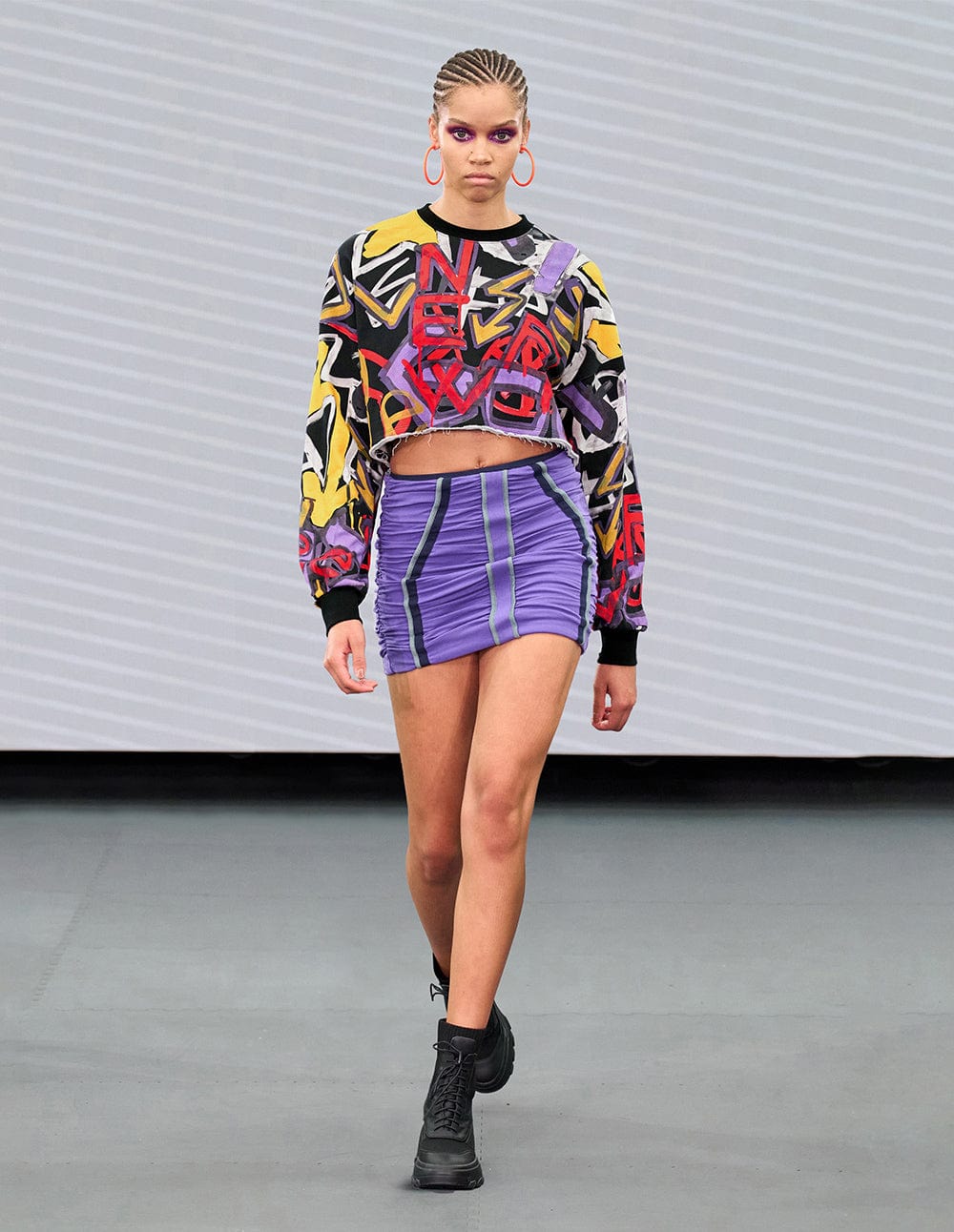 Runway Style Women's Graffiti Print Short Sweater