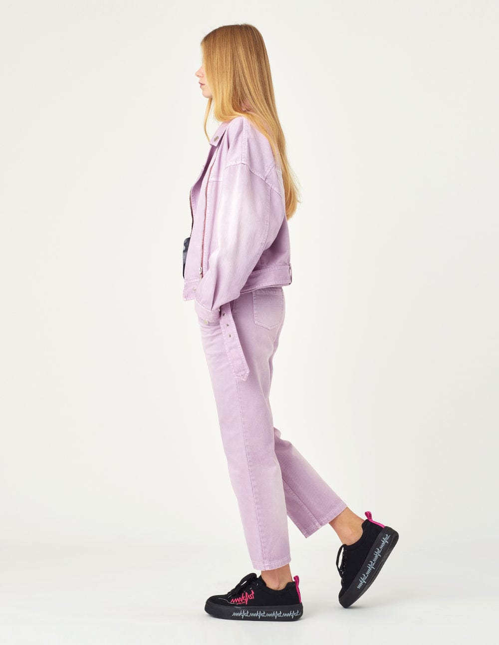 Women Straight Fit Pink Dyed Denim Jeans