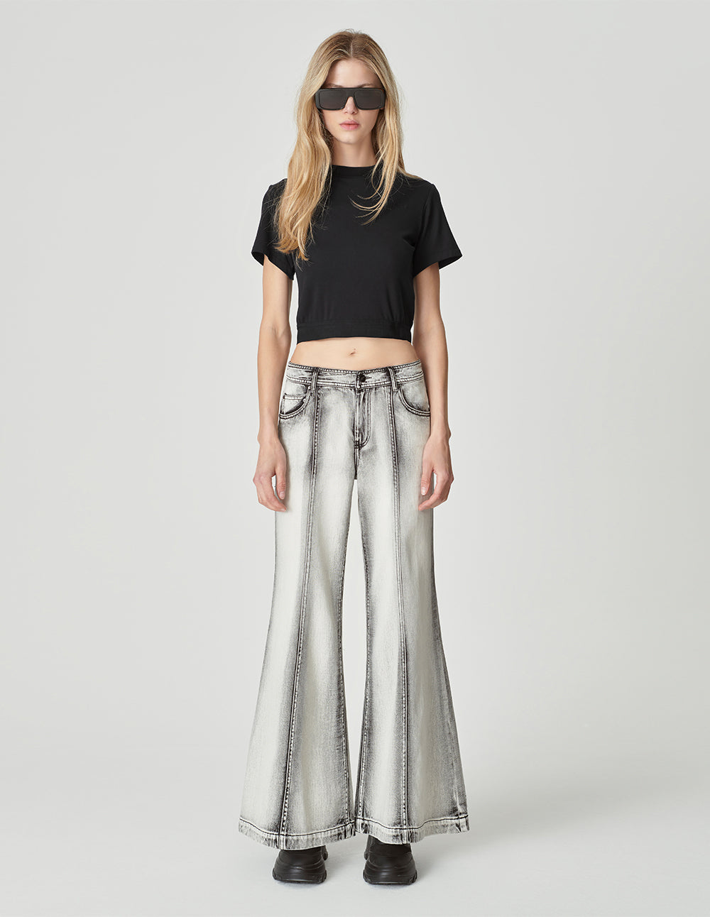 Women's Black Round Neck Elastic Hem Short T-Shirt